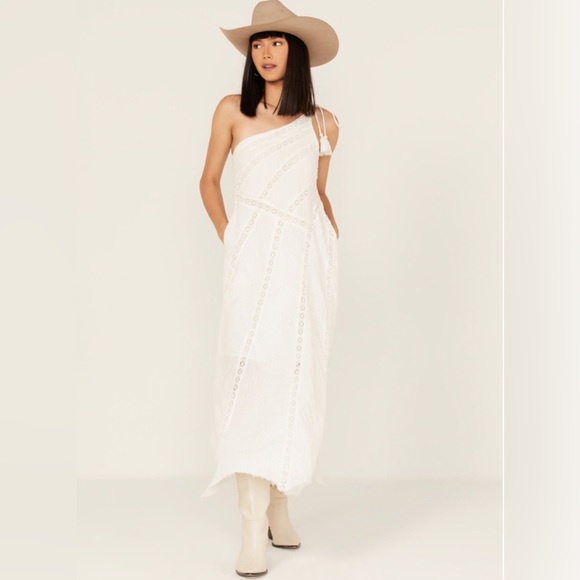 Free People Dresses & Skirts - ✨HP✨ FREE PEOPLE BELLA MAXI DRESS